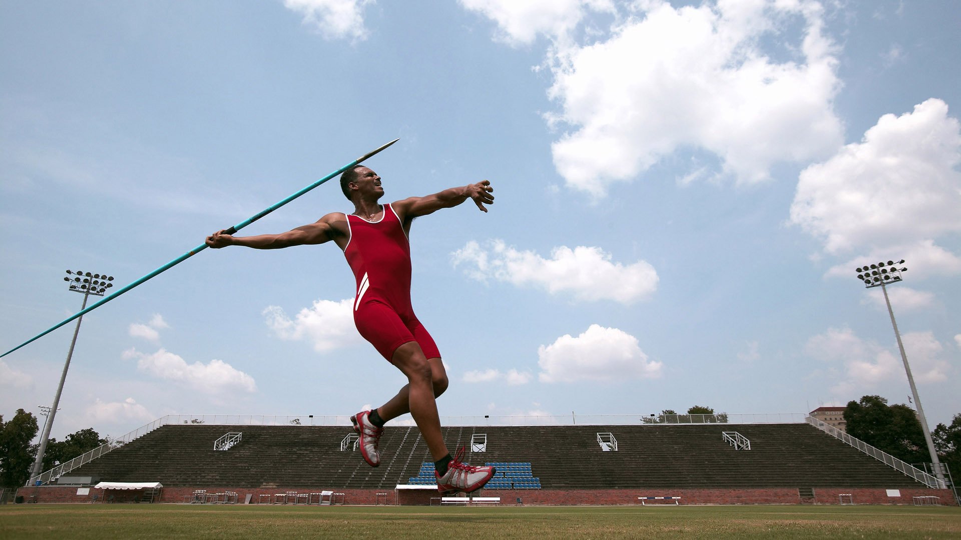 关键战役前夕主帅召开闭门会议鼓舞全队士气